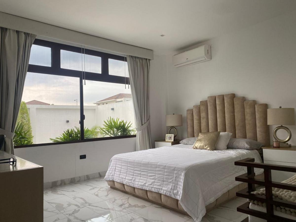 Villa Samborondon